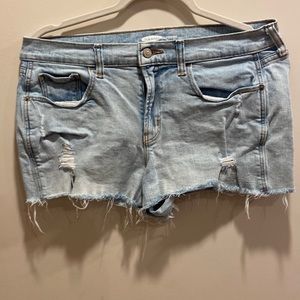 Old Navy Lightwash Boyfriend Jean Shorts